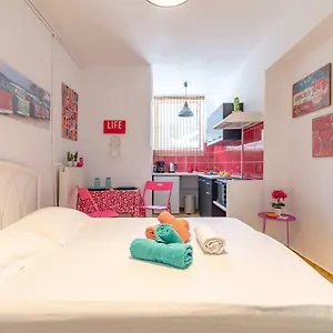 https://studio-apartment-in-heraklion.rethymnohotels.net